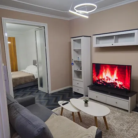 Cozy In The Center Of טיראנה