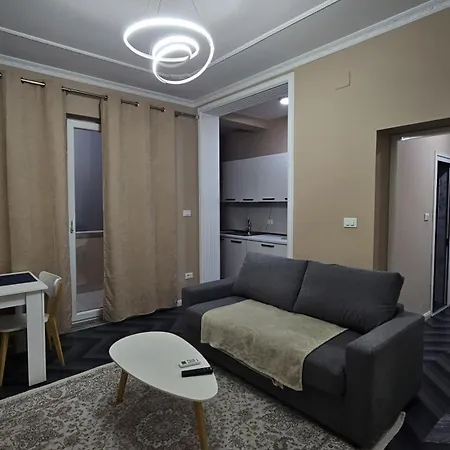 Cozy In The Center Of דירה