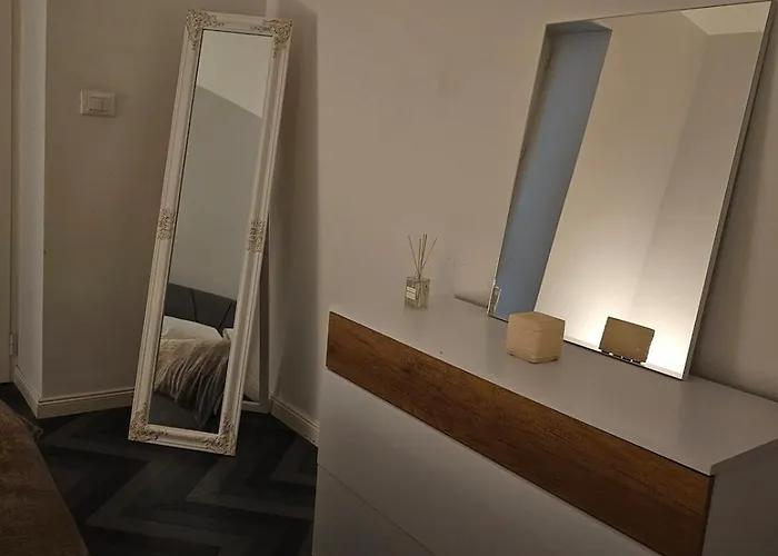 公寓 Cozy In The Center Of 地拉那